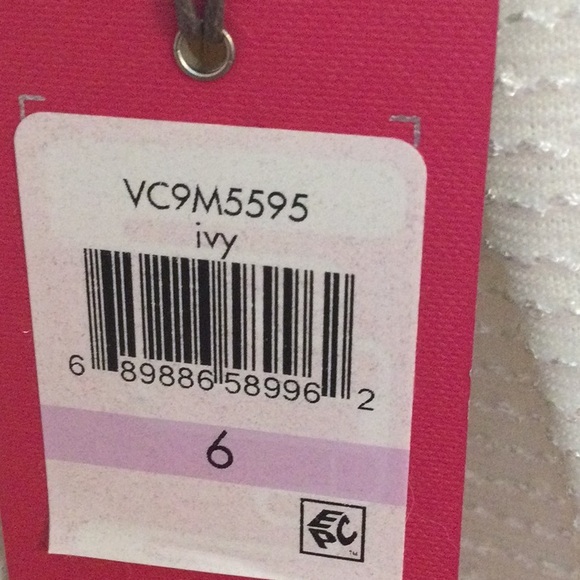 Vince Camuto dress size 6 NWT - Picture 7 of 7